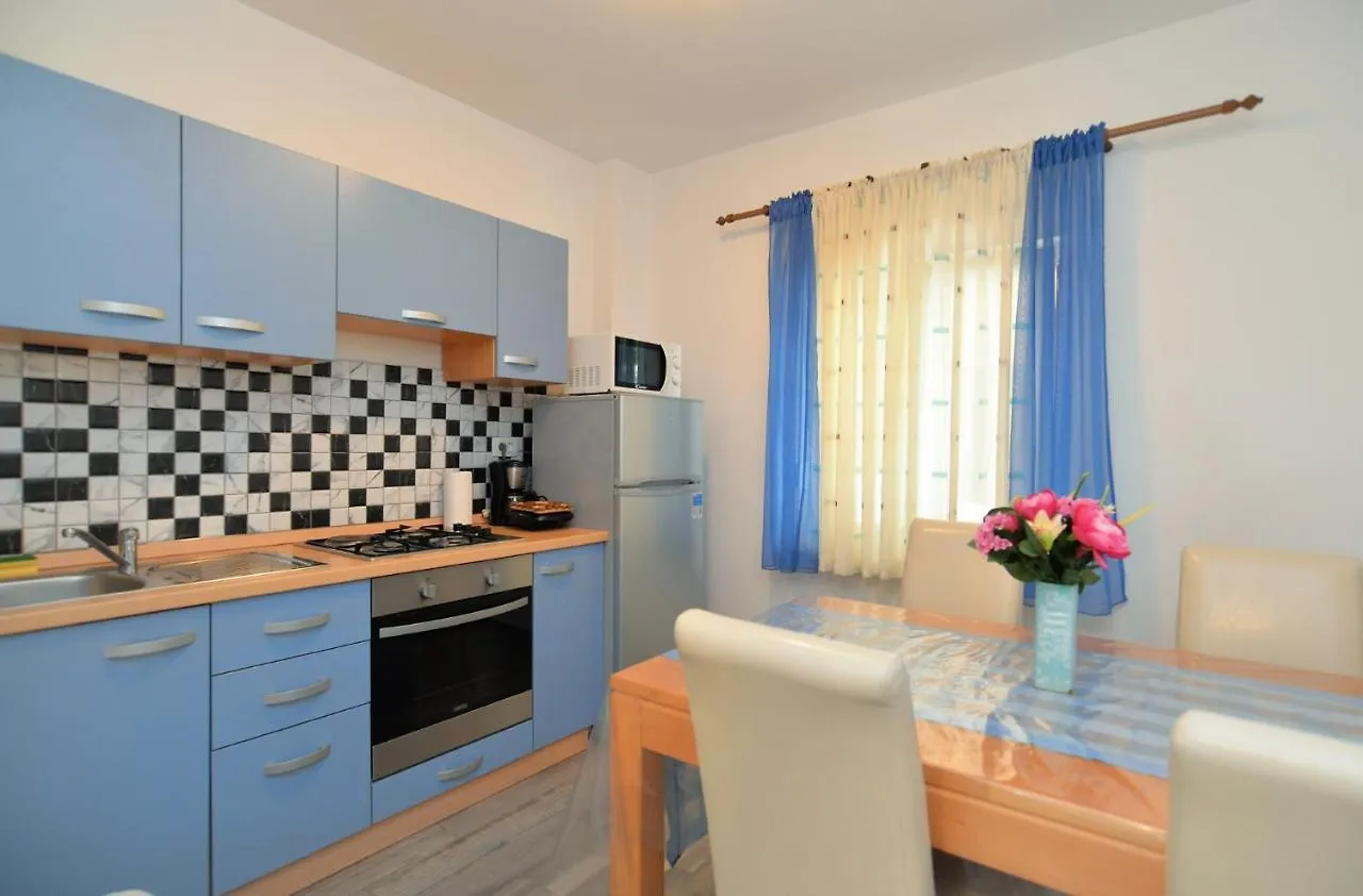 Family Friendly Apartments With A Swimming Pool Fazana - 19596 0*,